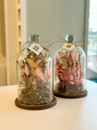 Cúpula com flores desidratadas 