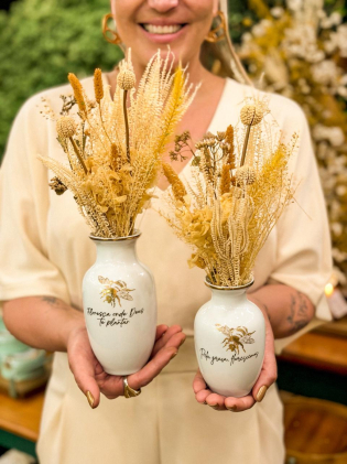 Vaso Porcelana com arranjo de flores desidratadas G